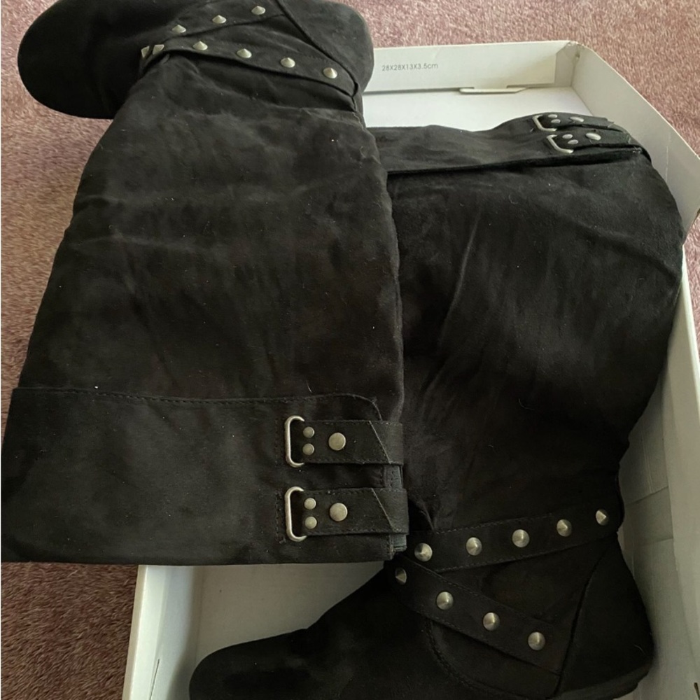 Boot - Picture 5 of 8